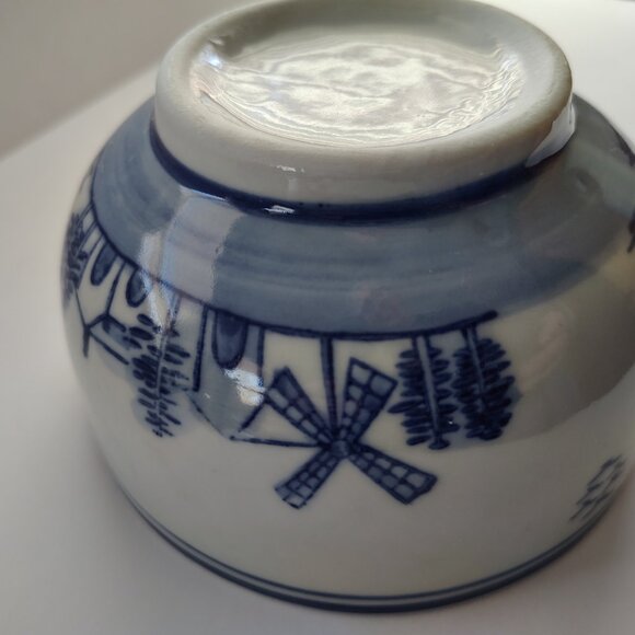 Ceramic Dutch Footed Serving Bowl Blue/White Windmill Design Holland Scene - Picture 10 of 12